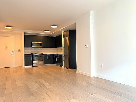 3rd image of 535 W 43rd St APT N9h