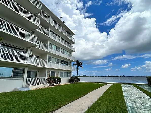 1700 NE 105th St APT 106, Miami Shores, FL 33138