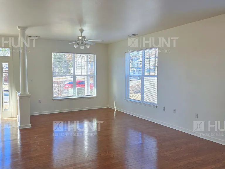 Trenton Dr — Photo 2