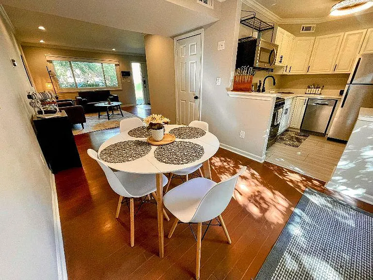 100 Biscayne Dr NW #A4 — Photo 5