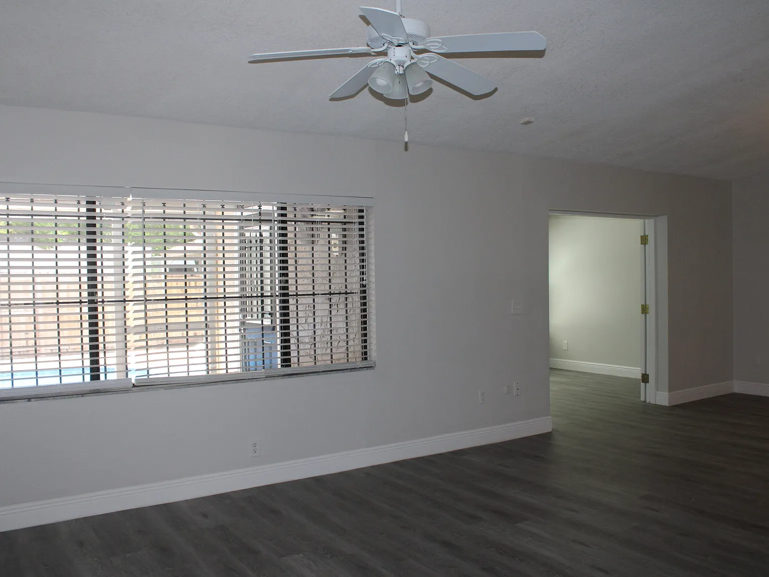 4 bed, 2013 sqft, $2,995 — Photo 3