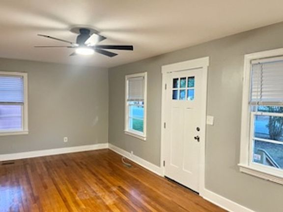 4th image of 205 Clyde Ave N