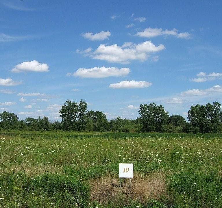 1st image of 10 Ashley Ln