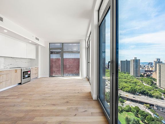 5th image of 69 Adams St #26I