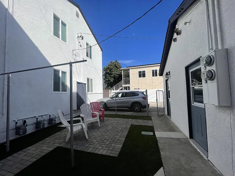 945 Thomas Ave — Photo 35