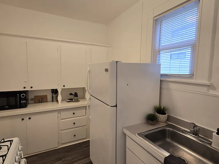 Ansonia Apartments — Photo 19