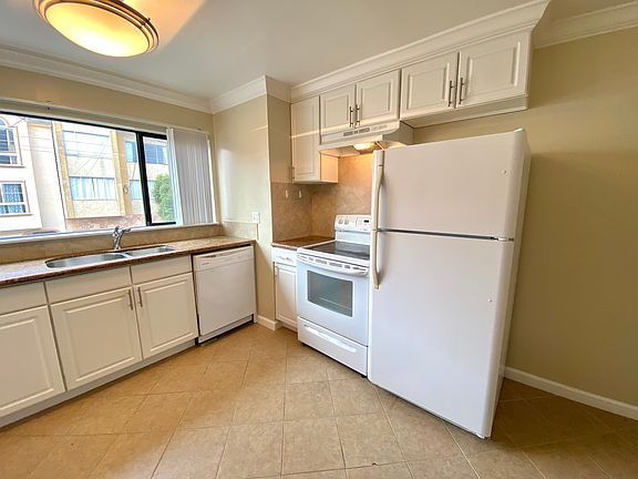 5th image of 342 24th St #101