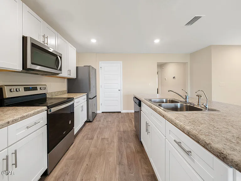 5817 Viking Way — Photo 5