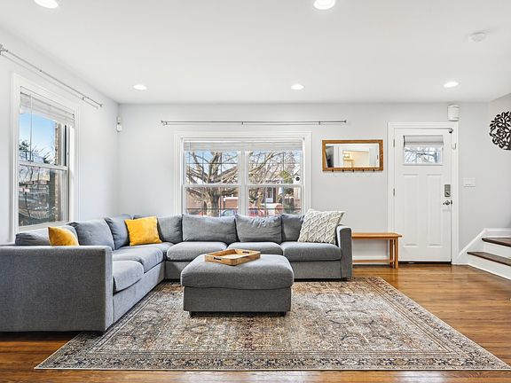 4th image of 3143 N Oak Park Ave