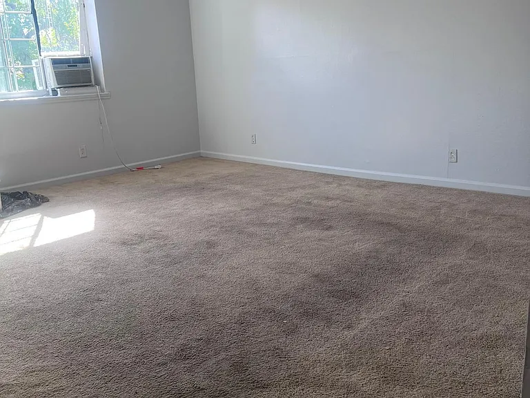 1714 Ross Cir #3 — Photo 3