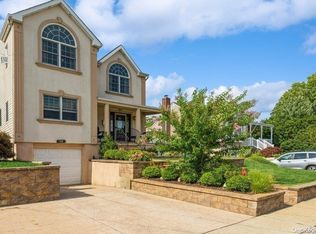 58 Bernard St, Merrick, NY 11566