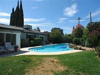 2nd image of 1500 Quail Cir