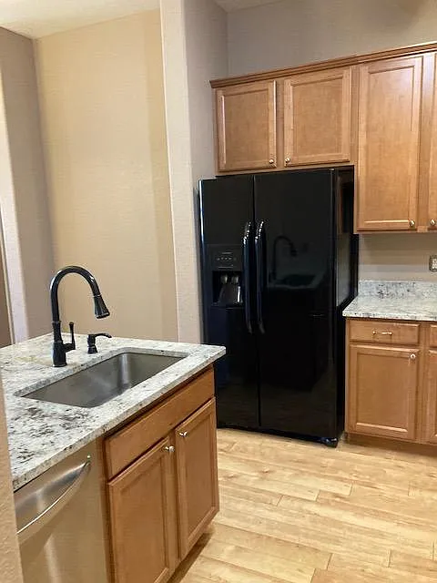 3 bed, 1406 sqft, $2,400 — Photo 3