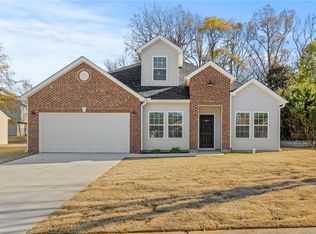 405 Revis Creek Ct, Simpsonville, SC 29681