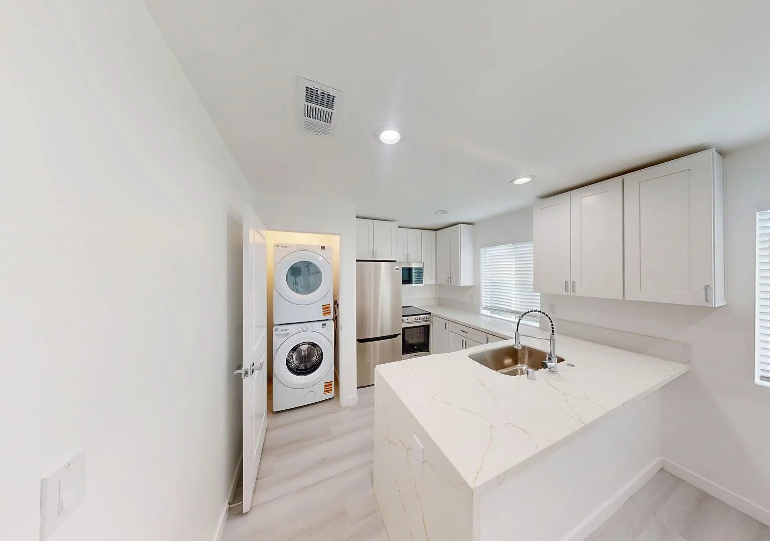312-316 Milbrae St. — Photo 4