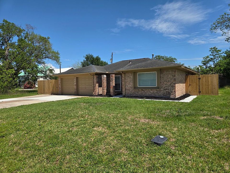 1st image of 3807 Sailfish Ln