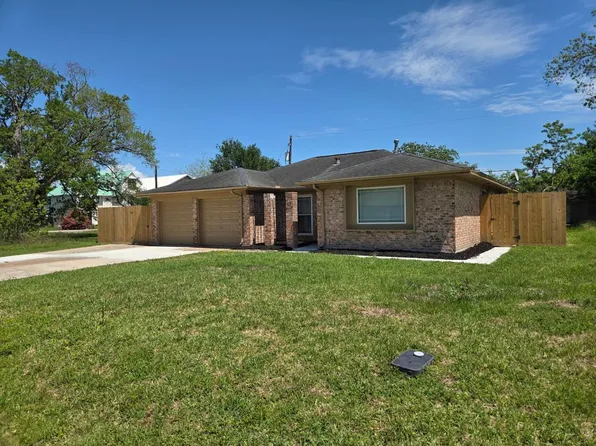 3807 Sailfish Ln, La Porte, TX 77571