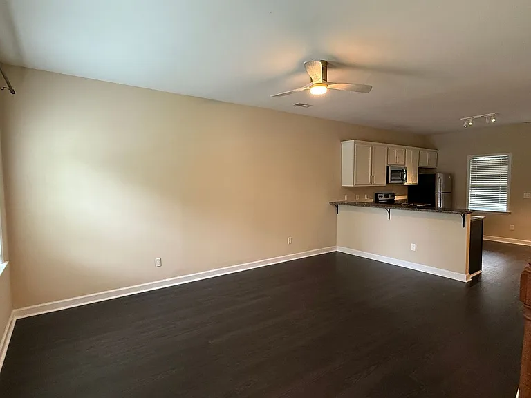313 Burley Dr #11 — Photo 2
