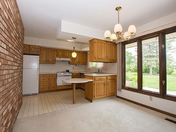 4th image of 10928 Countryside Dr