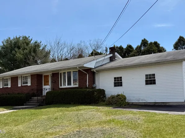 1001 Quarry St, Old Forge, PA 18518