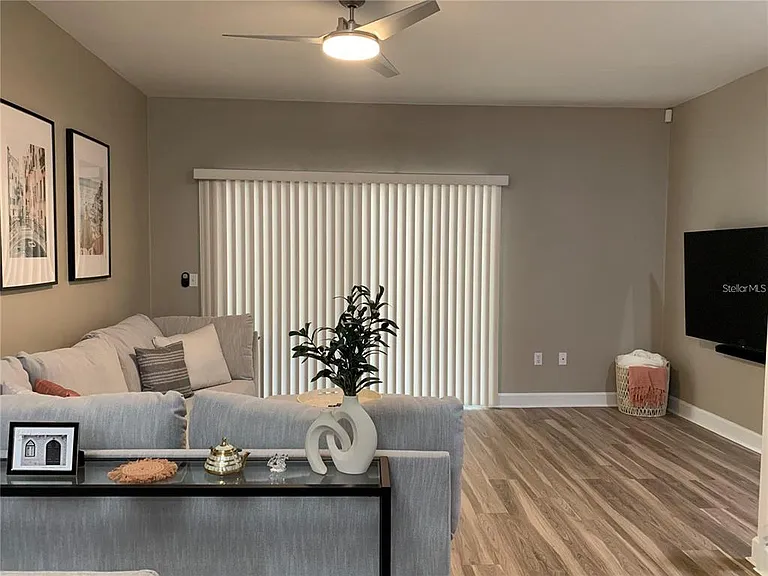 887 NW 21st Ave #887 — Photo 6