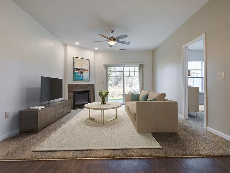 The Links at CenterPointe Townhomes — Photo 5