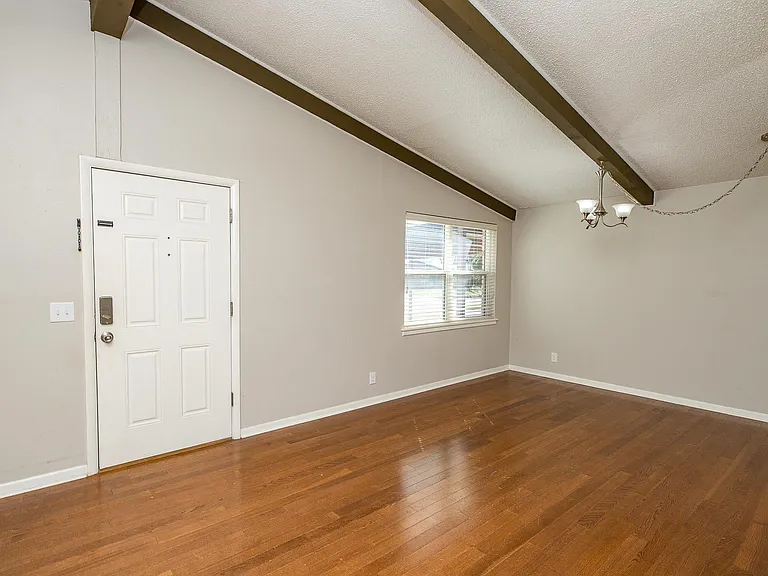 4602 Karla St — Photo 4