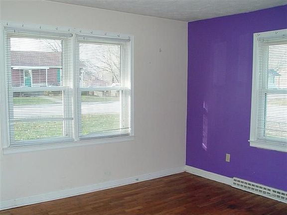 3rd image of 251 Stevenson Dr