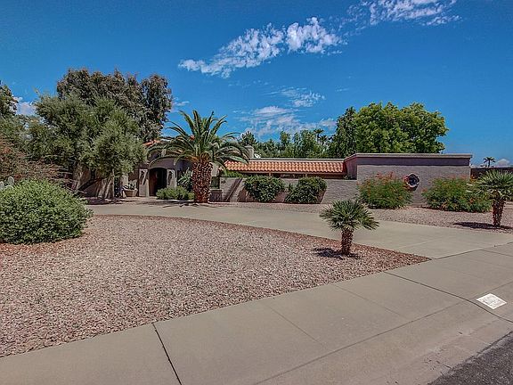 3rd image of 8104 E Del Rubi Dr