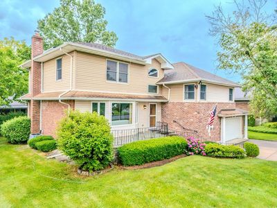 20 Royal Way, New Hyde Park, NY, 11040
