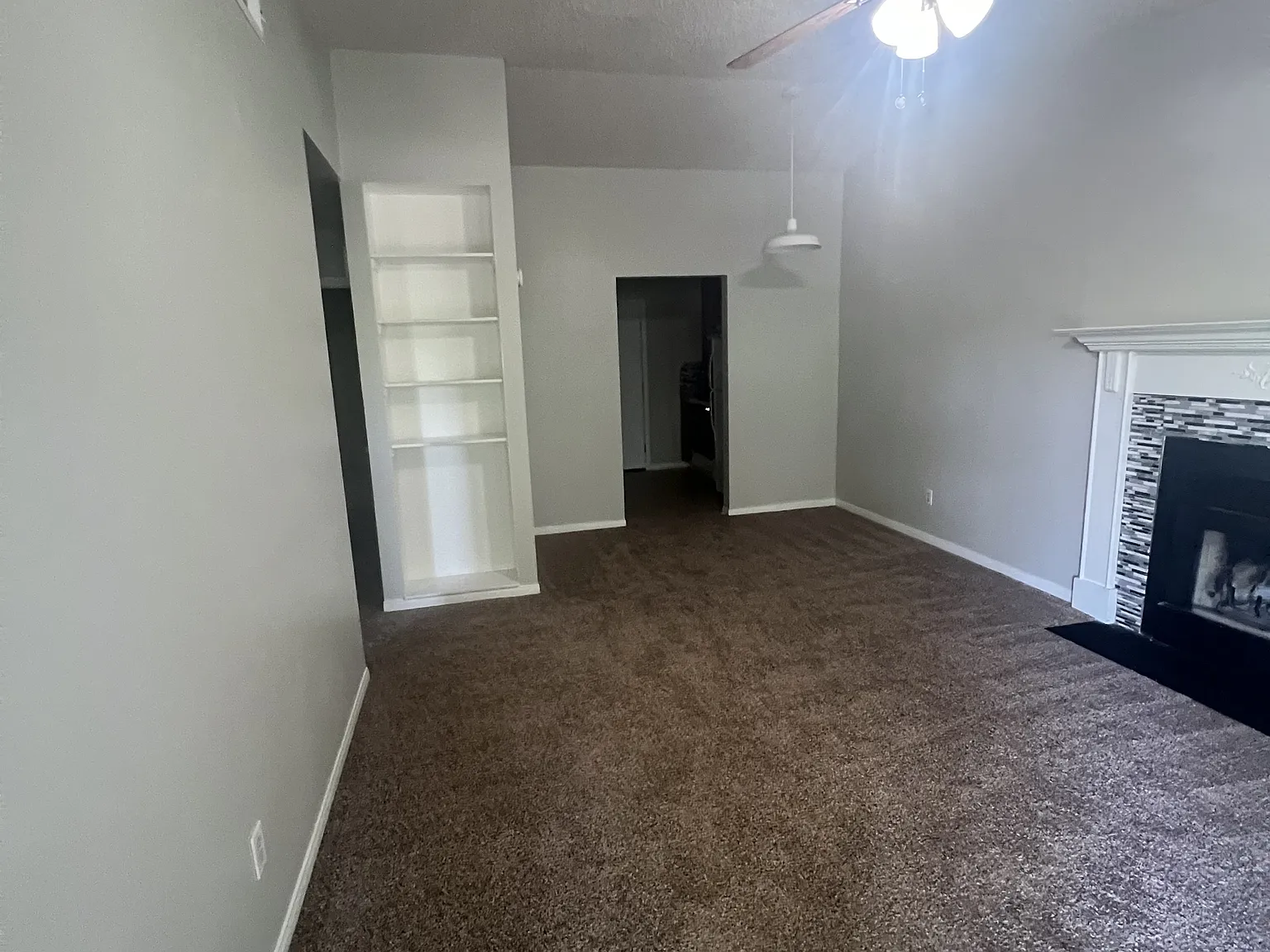 305 Veterans Avenue - F — Photo 2