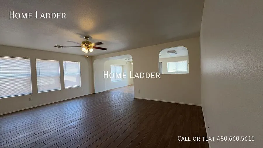 Move In Special $500 Of First Full Month's Rent Spacious 3-Bedroom Home With Fresh Paint, New Flo... — Photo 2