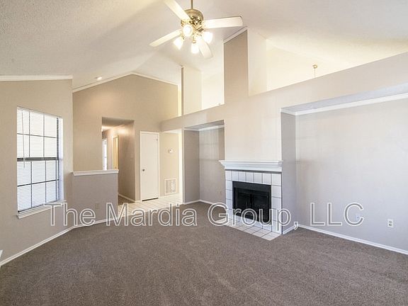 3rd image of 1520 Mayflower Dr