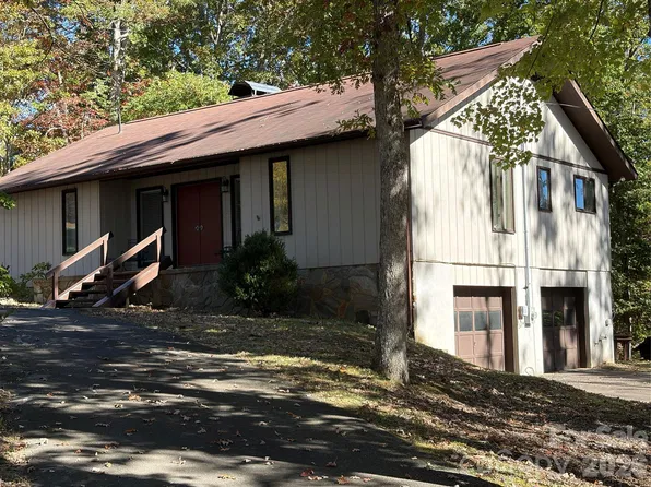 592 Carters Ridge Rd, Spruce Pine, NC 28777