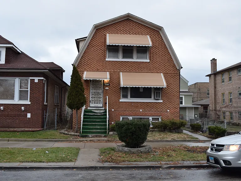7249 S Campbell Ave #1B — Photo 1