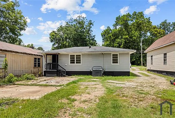 3 bed, 900 sqft, $1,095 — Photo 4