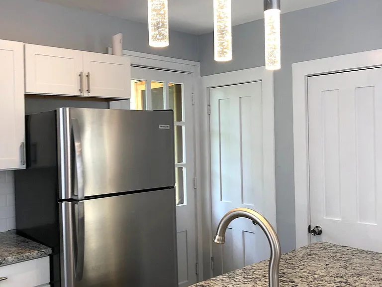 214 Green St #4 — Photo 6
