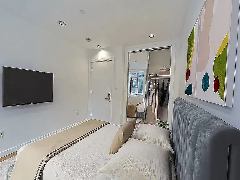 324 Grand St #6A — Photo 7