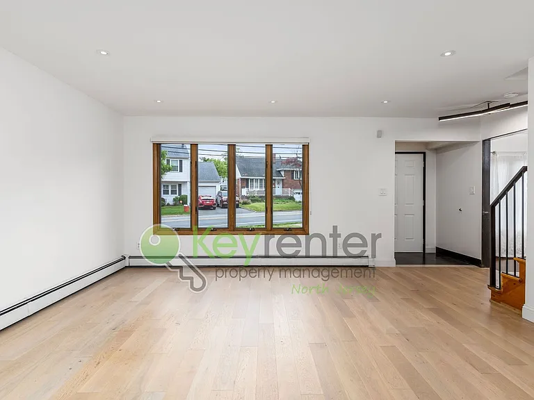 755 Spring Valley Rd — Photo 6