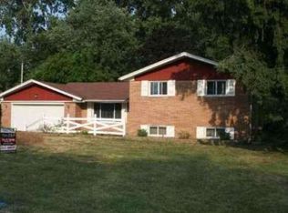 35242 Beacon Hill Dr, Harrison Township, MI 48045