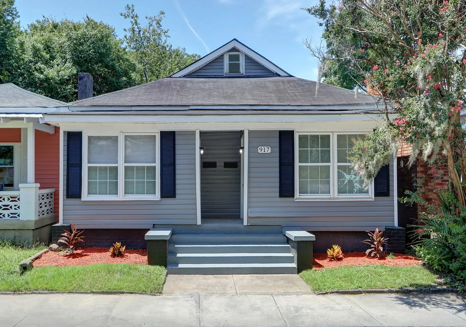 917 West Victory Drive — Photo 1