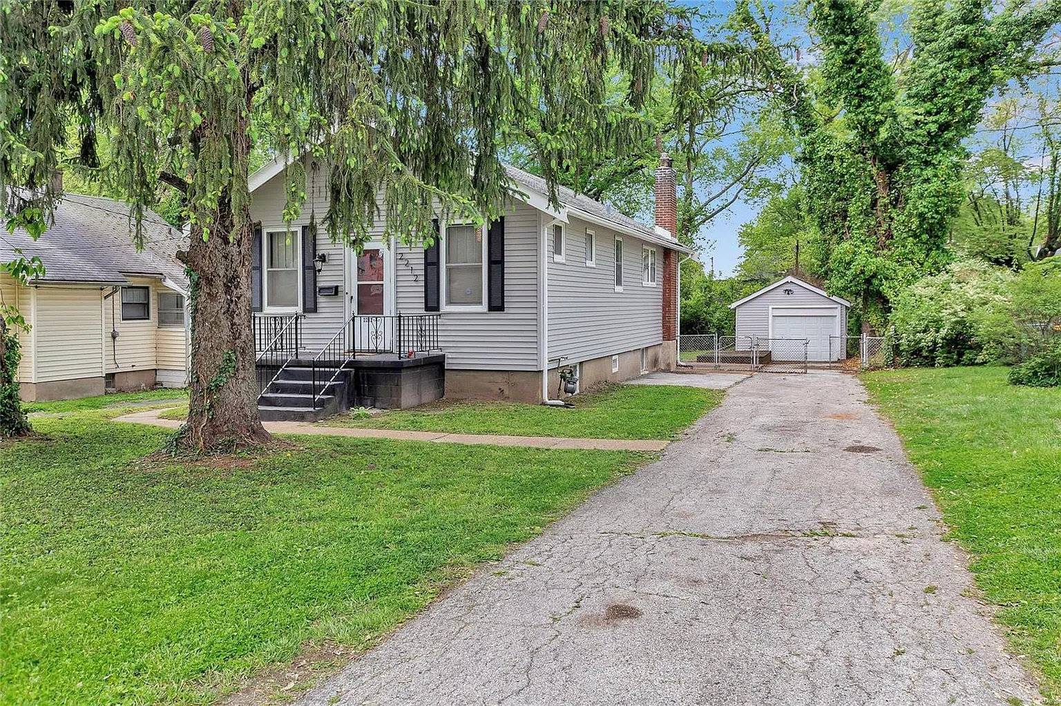 2212 Lexa Dr photo 1
