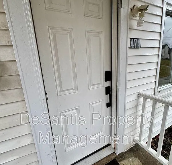 474 Spang Ave — Photo 3