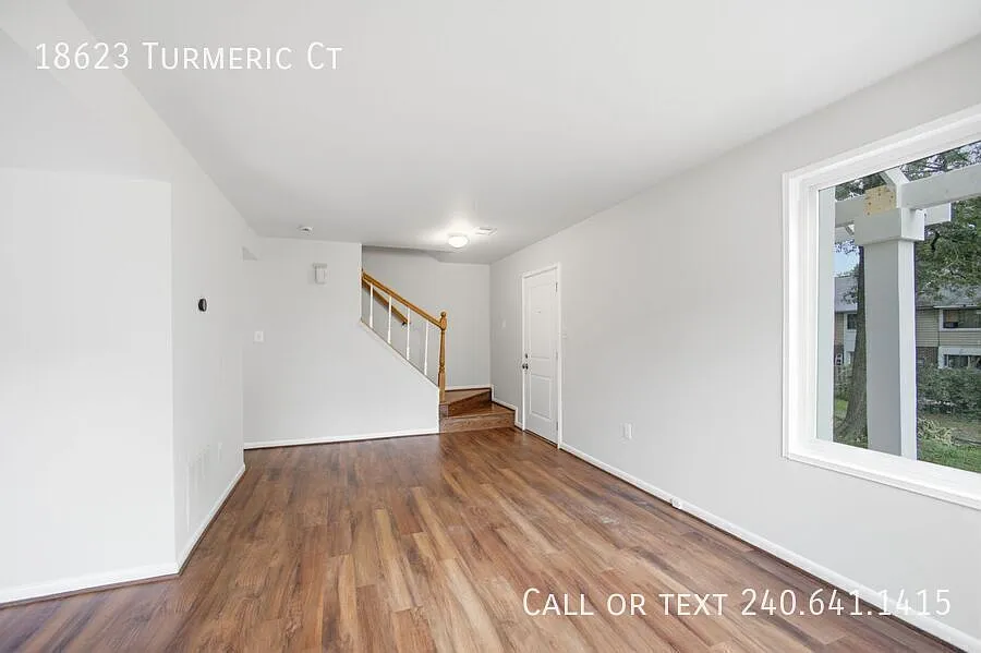 Lovely 3 Br/2.5 Ba Eog Townhome In Germantown! — Photo 3
