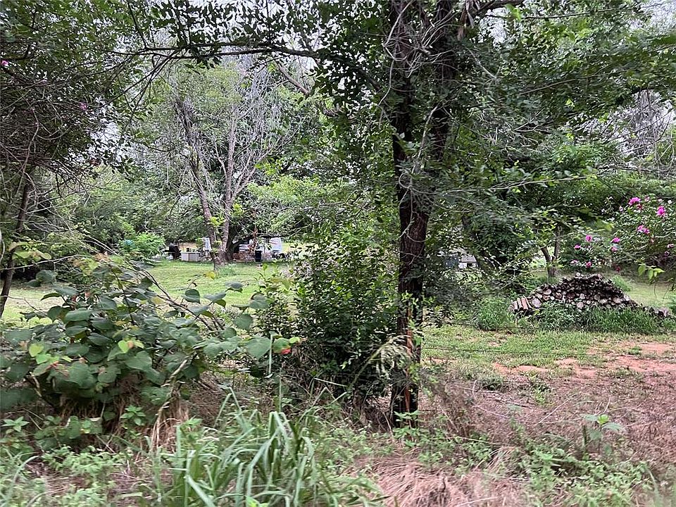 2nd image of 10116 Russell Rd