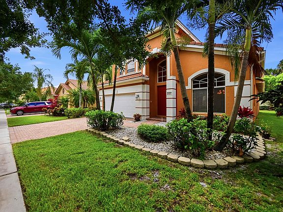 3rd image of 421 Gazetta Way