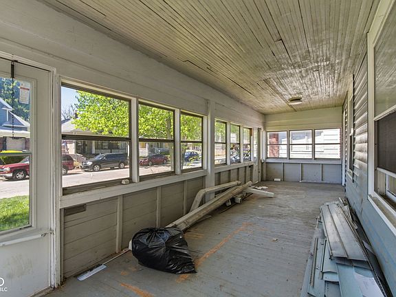 4th image of 915 N Lasalle St