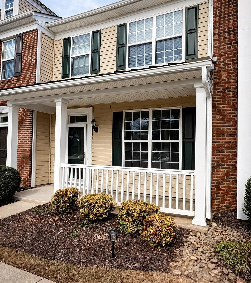 2 bed, 2.5 bath, 1480 sqft, $1,800 — Photo 1