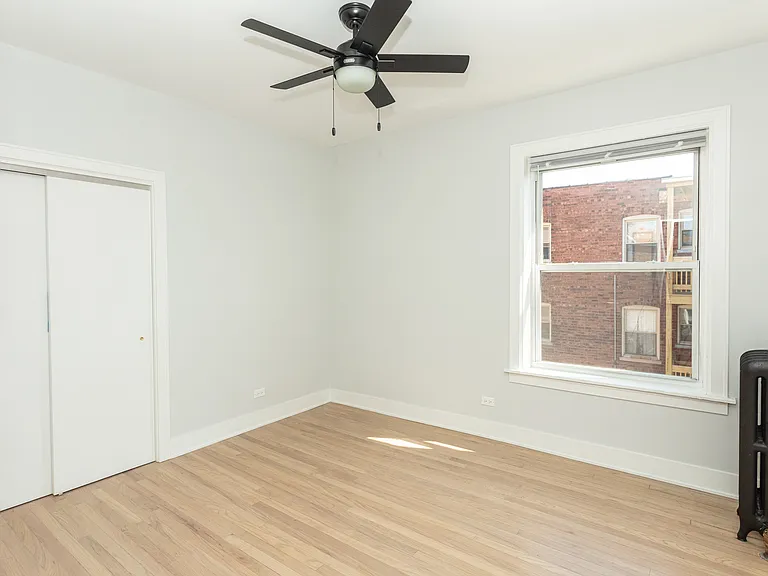 4121 W Belle Plaine Ave #16 — Photo 13