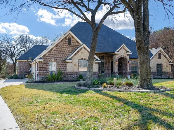 216 Blacktail Ct, Azle, TX 76020